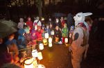 Die Bremer Stadtmusikanten des Theater INTERAKTIVo beim Laternelaufen im Bürgerpark