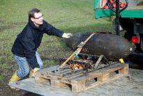Abtransport der Fliegerbombe