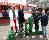 Aufwiegeaktion bei der Bürgerpark-Tombola
