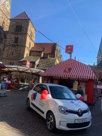 Das erste Auto in der Verlosung ist ein Renault TWINGO