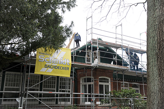 Schweizerhaus vom Dachdeckerunternehmen Friedrich Schmidt eingedeckt